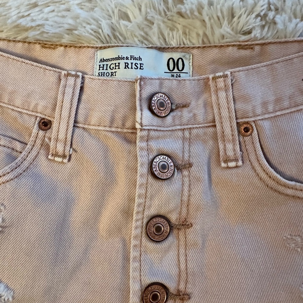 A&F High Rise Short - Picture 3 of 4